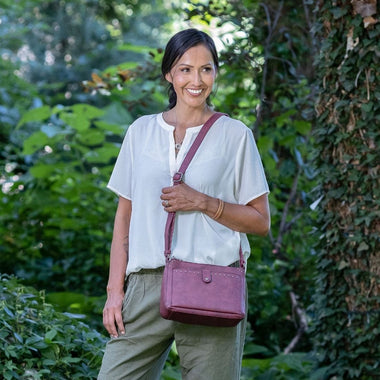 Concealed Carry Kinsley Crossbody Wallet- YKK Locking Zippered Bag - Easy Conceal Carry - CCW Purse for Women - concealed carry Handbag for woman - Crossbody with RFID Slim Wallet - CCW Bag for Pistol - Fast and Easy Draw Bag